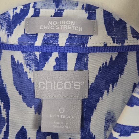 Chicos Blue White Boho Button No Iron Stretch Top Size 0 (4/6) Coastal Batik - Picture 4 of 6